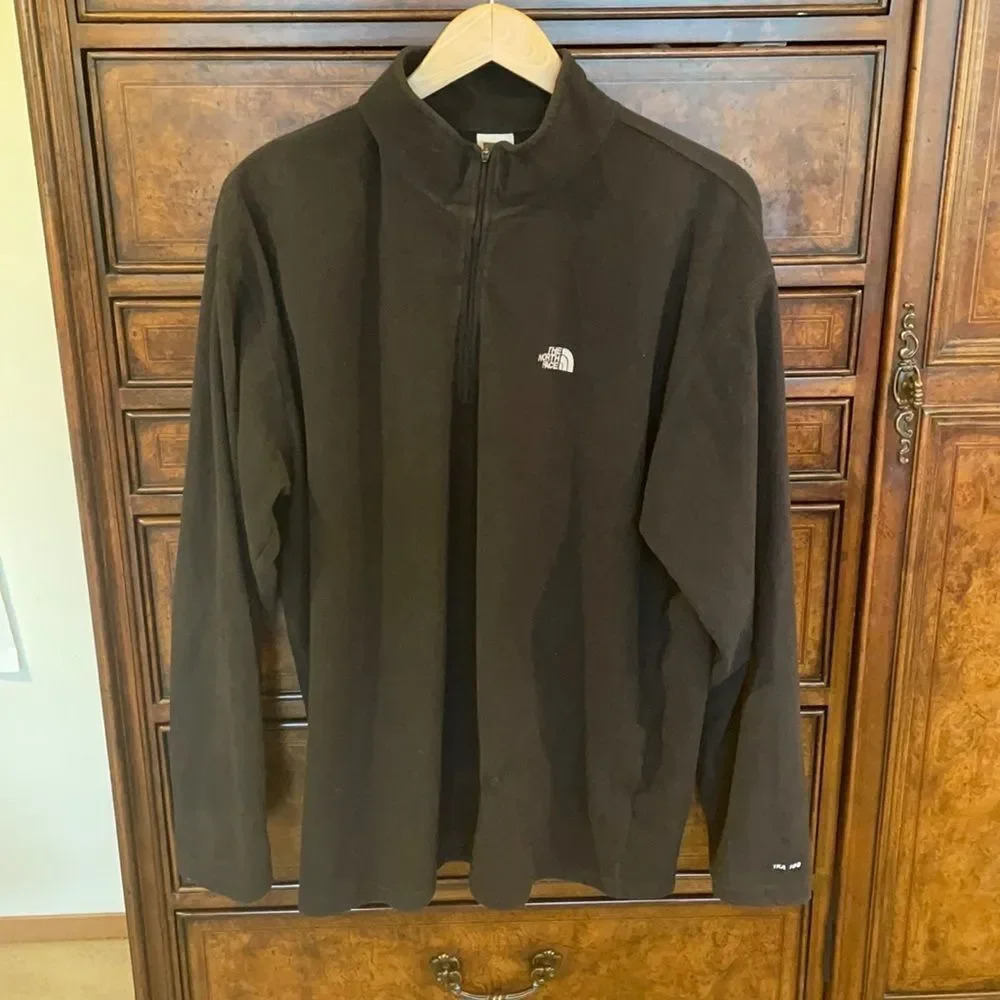 The North Face half zip men’s polar fleece